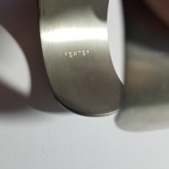 Vintage Pewter cuff bracelet engraved initials silver tone monogram - Picture 9 of 10
